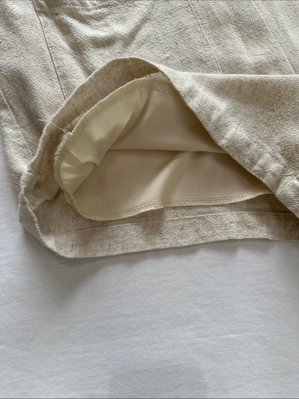 Light Beige Linen Romper with Front Pockets, Alterd’ State. Size XS - Picture 5 of 5